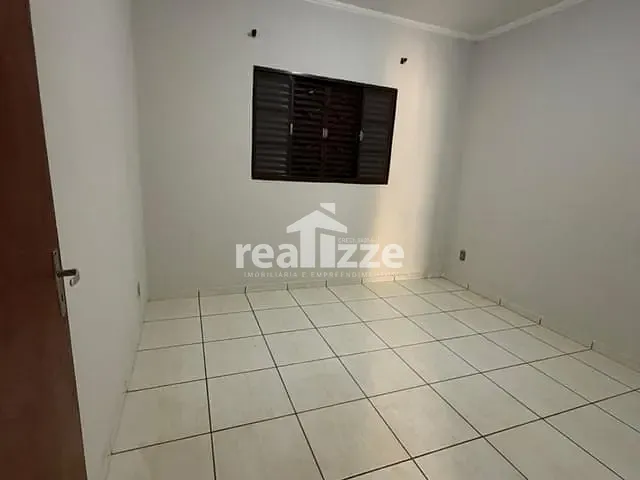 Casa com 54m² 2 quartos e 1 banheiro, para alugar, no bairro Prados em Itapira