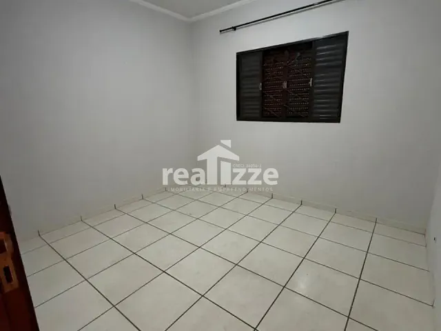 Casa com 54m² 2 quartos e 1 banheiro, para alugar, no bairro Prados em Itapira