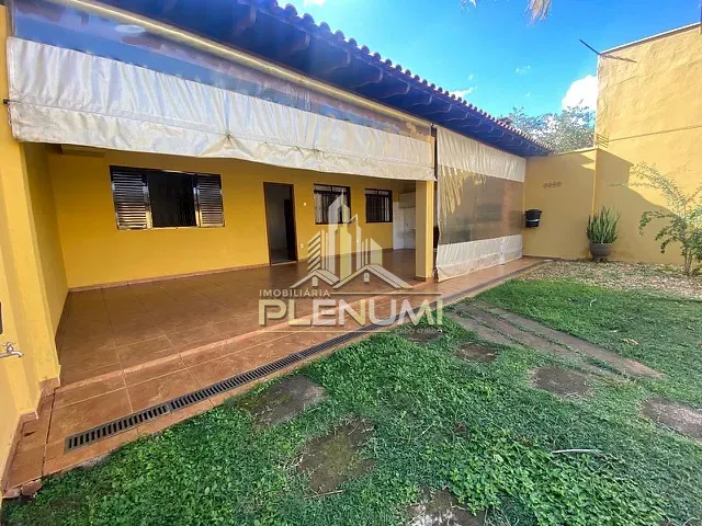 Casa com 300m² 1 quarto e 1 banheiro, à venda, no bairro Jardim Bela Vista em Rio Claro