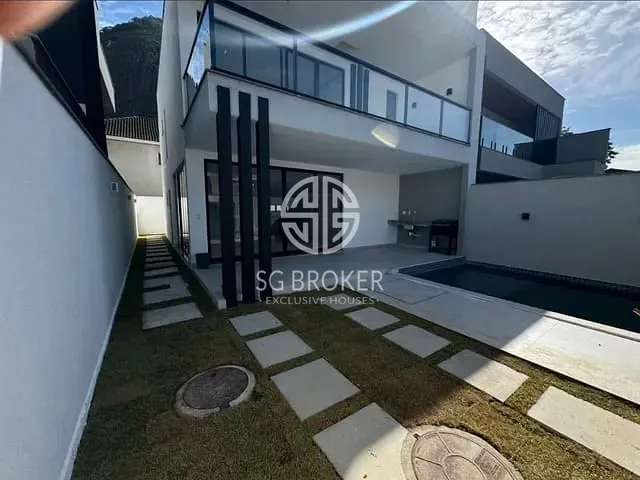 Casa 4 quartos e 5 banheiros, à venda, no bairro Vargem Pequena em Rio de Janeiro
