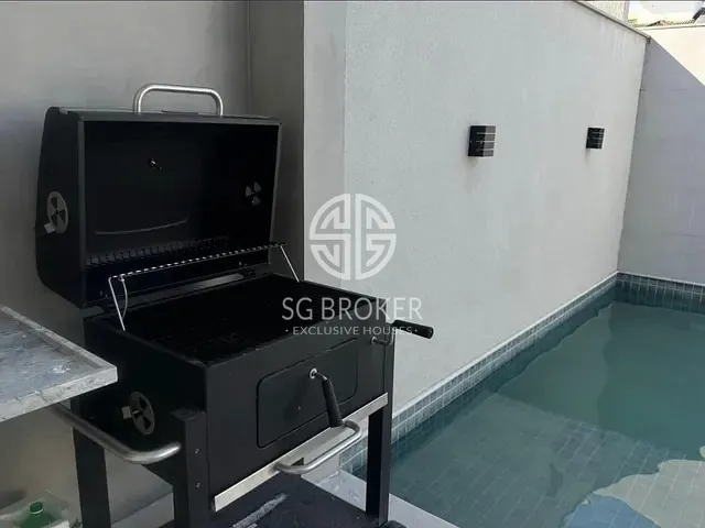 Casa 4 quartos e 5 banheiros, à venda, no bairro Vargem Pequena em Rio de Janeiro