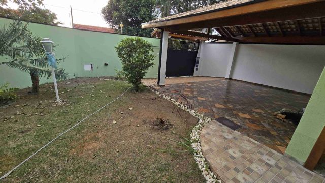 Casa 3 quartos e 2 banheiros, para alugar, no bairro Campos Elíseos em Taubaté