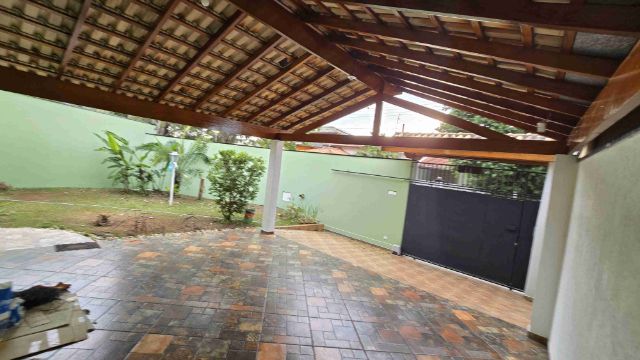 Casa 3 quartos e 2 banheiros, para alugar, no bairro Campos Elíseos em Taubaté
