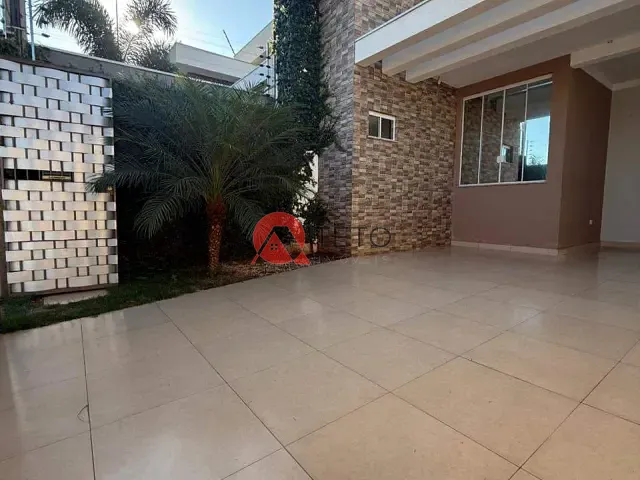 Casa com 150m² 3 quartos e 2 banheiros, para alugar, no bairro Jardim Araucária em Maringá