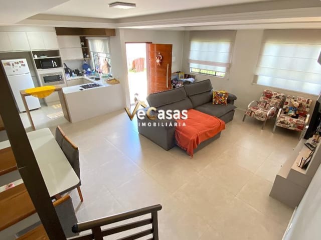 Casa com 360m² 4 quartos e 4 banheiros, à venda, no bairro Maria Turri em Rio das Ostras