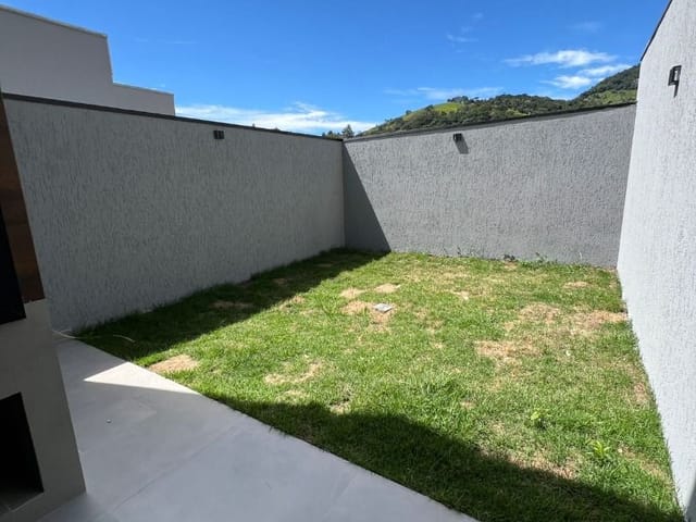 Casa 3 quartos e 2 banheiros, à venda, no bairro Manacás em Extrema