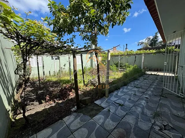 Casa com 250m² 3 quartos e 1 banheiro, à venda, no bairro Centro em Pelotas