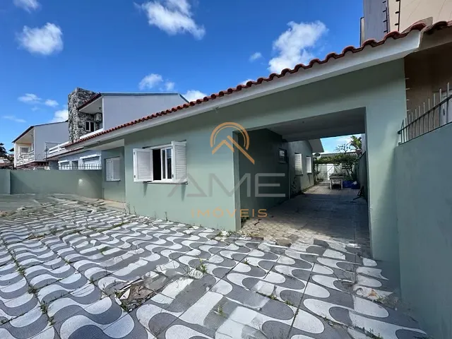 Casa com 250m² 3 quartos e 1 banheiro, à venda, no bairro Centro em Pelotas