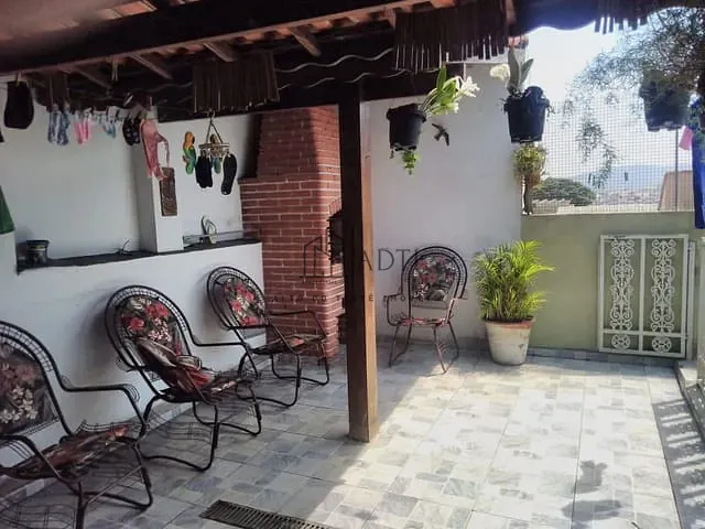 Casa 2 quartos e 2 banheiros, à venda, no bairro Jardim Esperança em Mogi das Cruzes