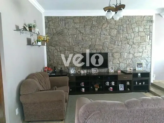 Casa com 250m² 3 quartos e 4 banheiros, à venda, no bairro Esplanada Independência em Taubaté