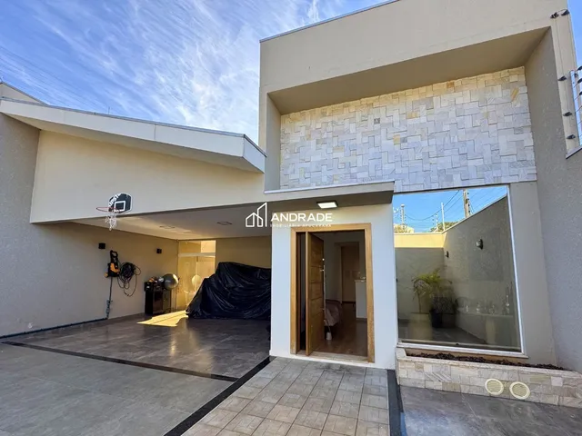 Casa com 300m² 4 quartos e 4 banheiros, à venda, no bairro Vila Nossa Senhora da Aparecida em Apucarana