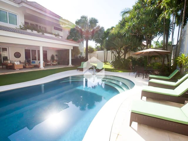 Casa com 1800m² 5 quartos e 6 banheiros, à venda, no bairro Barra da Tijuca em Rio de Janeiro