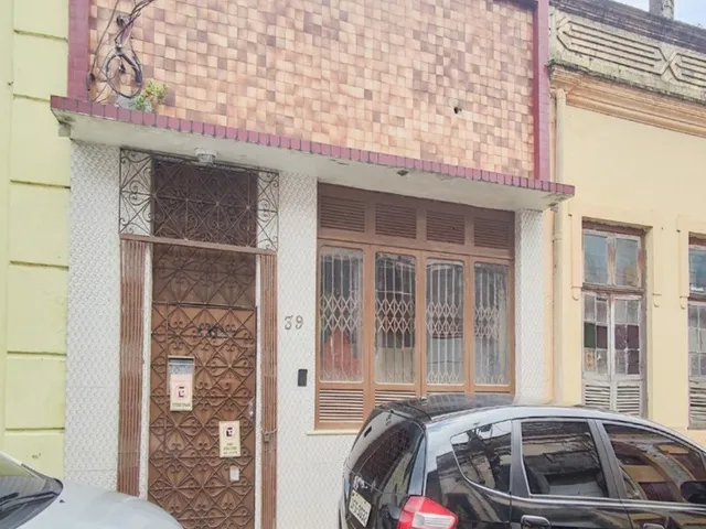 Casa 4 quartos e 4 banheiros, para alugar, no bairro Cidade Velha em Belem
