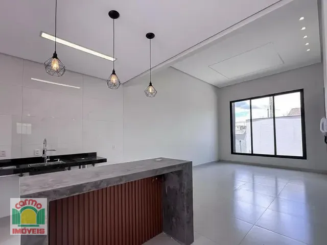 Casa 3 quartos e 3 banheiros, à venda, no bairro Jardim Itália em Anápolis