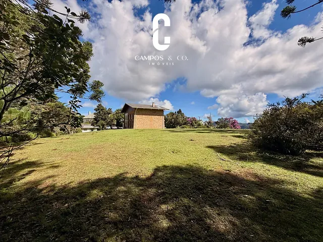 Casa com 3300m² 3 quartos e 4 banheiros, à venda, no bairro Vila Inglesa em Campos Do Jordão