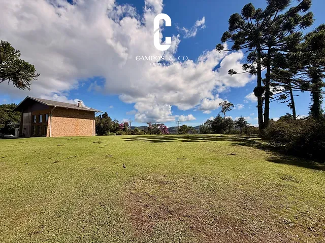 Casa com 3300m² 3 quartos e 4 banheiros, à venda, no bairro Vila Inglesa em Campos Do Jordão