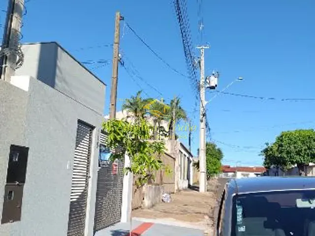 Casa com 127m² 2 quartos e 2 banheiros, à venda, no bairro Jardim dos Estados em Londrina