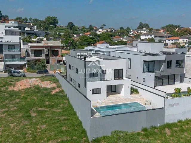 Casa com 423m² 4 quartos e 5 banheiros, à venda, no bairro São Paulo II em Cotia