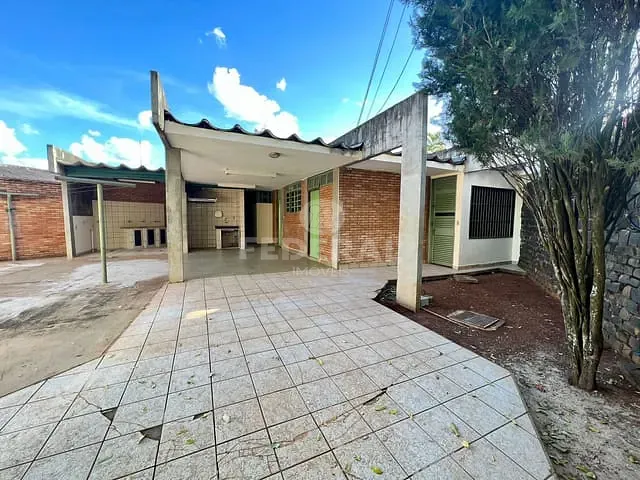 Casa com 280m² 3 quartos e 5 banheiros, para alugar, no bairro Jardim Goiás em Goiânia
