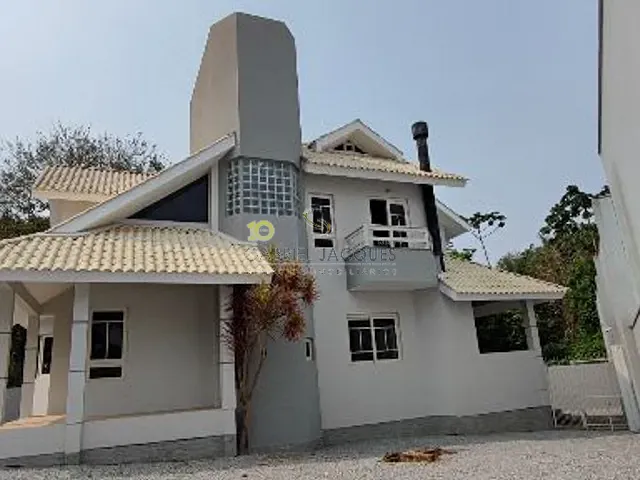Casa com 630m² 4 quartos e 3 banheiros, à venda, no bairro Pedra Branca em Palhoça