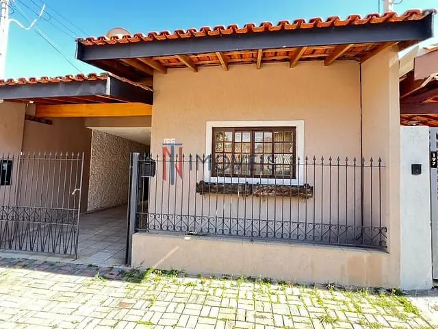 Casa 2 quartos e 2 banheiros, à venda, no bairro Vila Thais em Atibaia