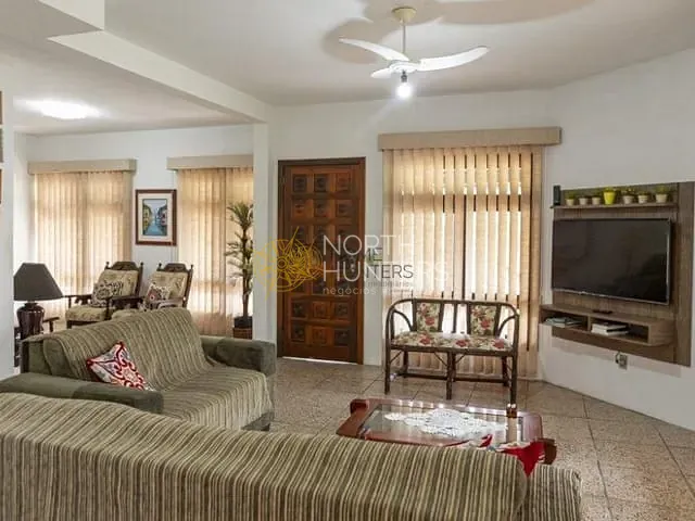 Casa com 450m² 4 quartos e 5 banheiros, para alugar, no bairro Jurerê Internacional em Florianópolis