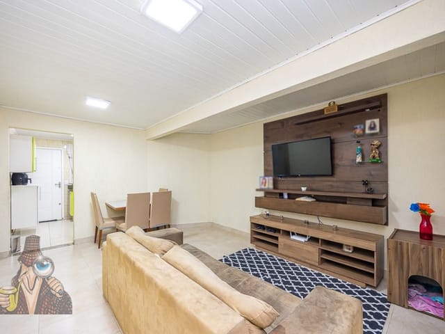 Casa com 179m² 3 quartos e 1 banheiro, à venda, no bairro Jardim Guaraituba em Colombo