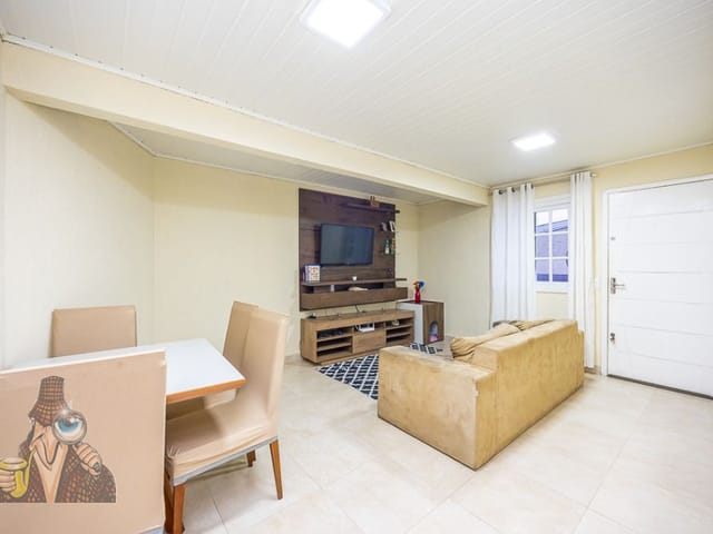 Casa com 179m² 3 quartos e 1 banheiro, à venda, no bairro Jardim Guaraituba em Colombo