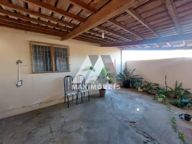 Casa com 287m² 2 quartos e 1 banheiro, à venda, no bairro Alto Santuário em Araçuaí