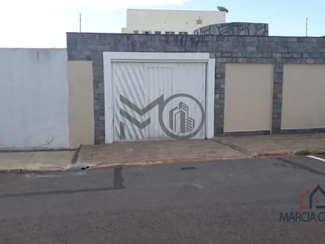Casa com 360m² 4 quartos e 3 banheiros, à venda, no bairro Baú em Cuiabá