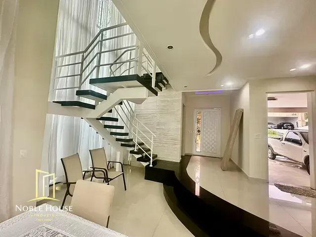 Casa com 360m² 4 quartos e 5 banheiros, à venda, no bairro Pinheirinho em Vinhedo