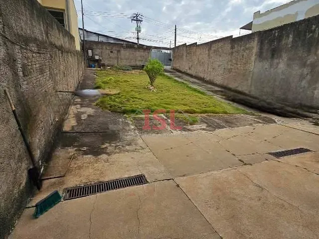 Casa com 300m² 2 quartos e 1 banheiro, à venda, no bairro Jardim Yeda em Campinas