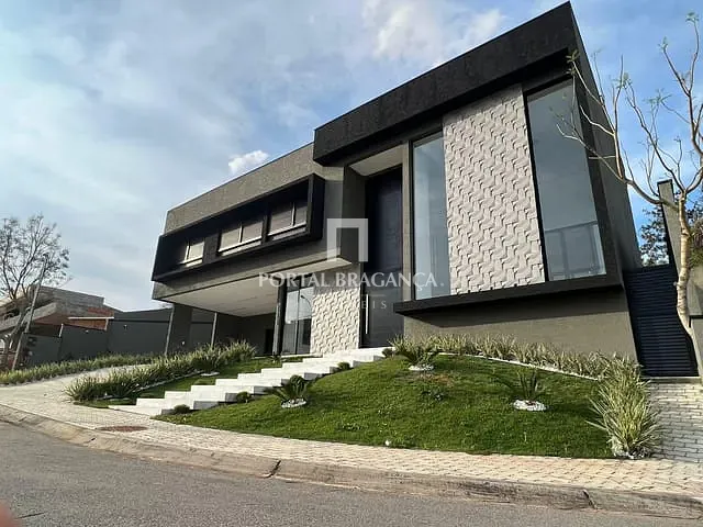 Casa com 394m² 4 quartos e 6 banheiros, à venda ou para alugar, no bairro Condomínio Residencial Euroville II em Bragança Paulista