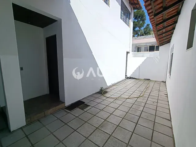 Casa com 678m² 5 quartos e 5 banheiros, à venda, no bairro Jardim das Américas em Curitiba