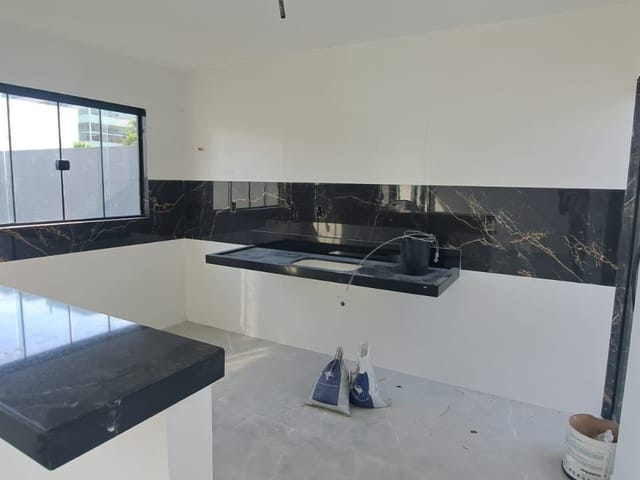 Casa 3 quartos e 3 banheiros, à venda, no bairro Extensão do Bosque em Rio das Ostras