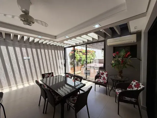 Casa com 360m², à venda, no bairro Residencial Tivoli II em Bauru