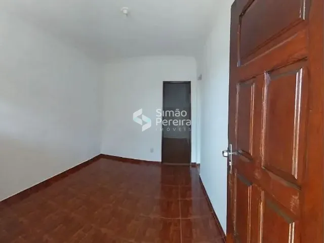 Casa 2 quartos e 1 banheiro, à venda, no bairro São Pedro em Juiz de Fora