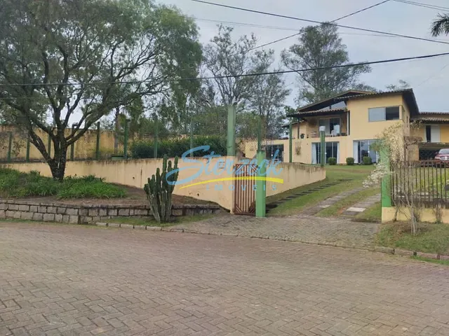 Casa com 1315m² 3 quartos e 4 banheiros, à venda, no bairro Chácaras Alpina em Valinhos