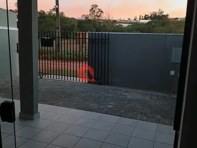 Casa 2 quartos e 1 banheiro, para alugar, no bairro Jd. America em Mandaguaçu