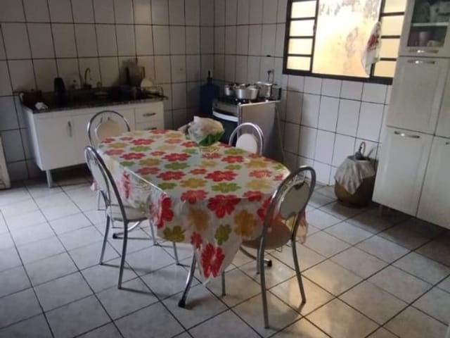 Casa com 216m², à venda, no bairro São Benedito em Cambuí