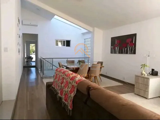 Casa com 350m² 5 quartos e 4 banheiros, à venda, no bairro Três Vendas em Pelotas