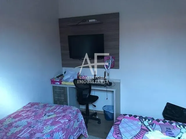 Casa com 328m² 3 quartos e 2 banheiros, à venda, no bairro Vila Areao em Taubaté