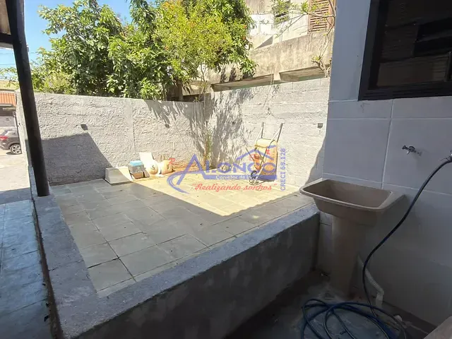 Casa com 140m² 1 quarto e 1 banheiro, para alugar, no bairro Parque dos Príncipes em Jacareí