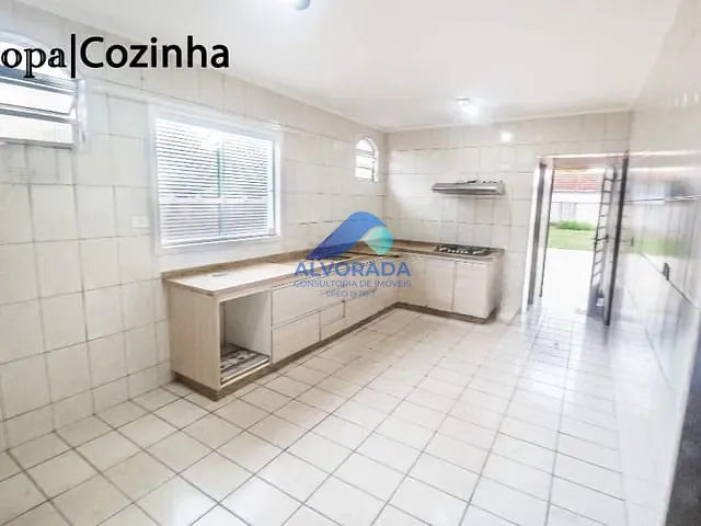 Casa com 450m² 5 quartos e 2 banheiros, à venda, no bairro Eugênio de Melo em São José dos Campos
