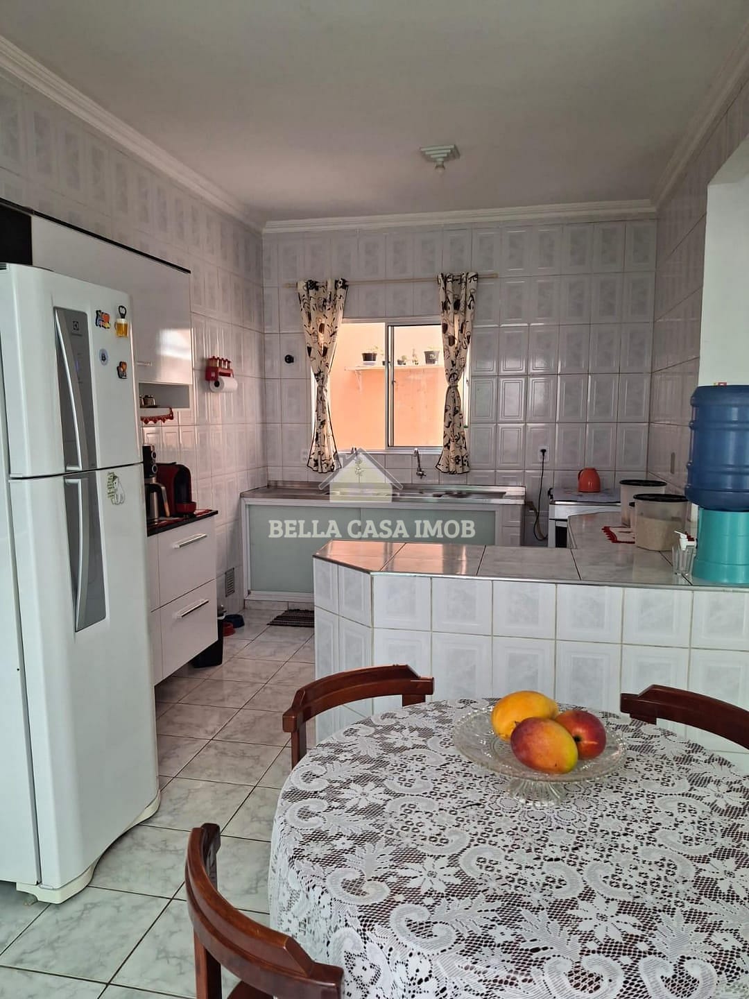 Casa à venda com 3 quartos, 225m² - Foto 1