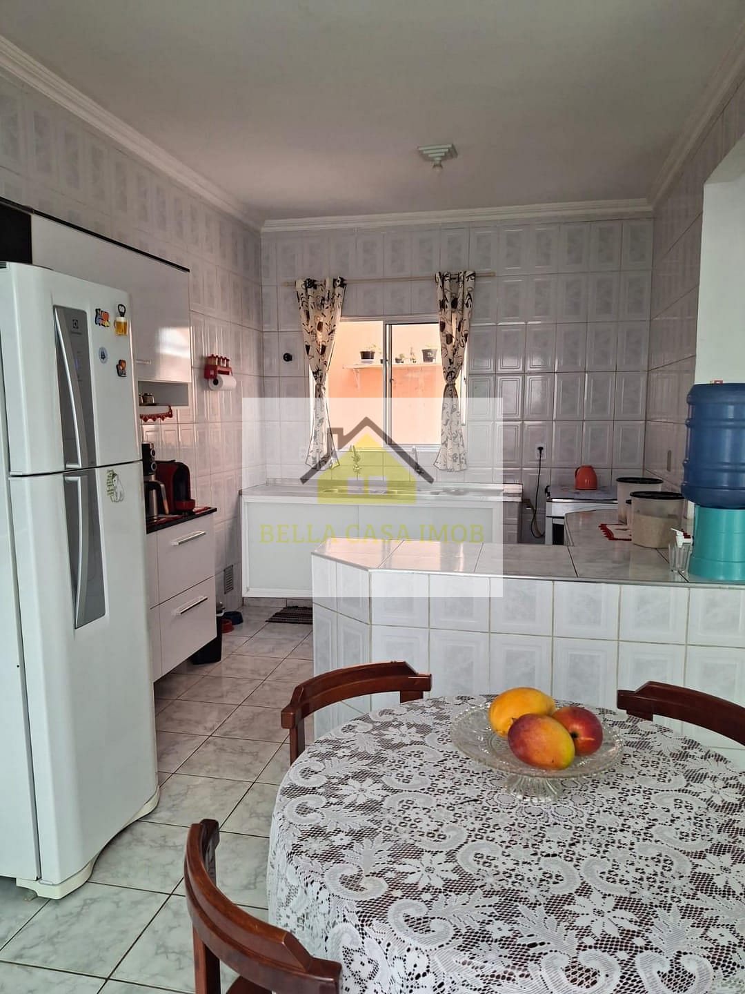 Casa à venda com 3 quartos, 225m² - Foto 1
