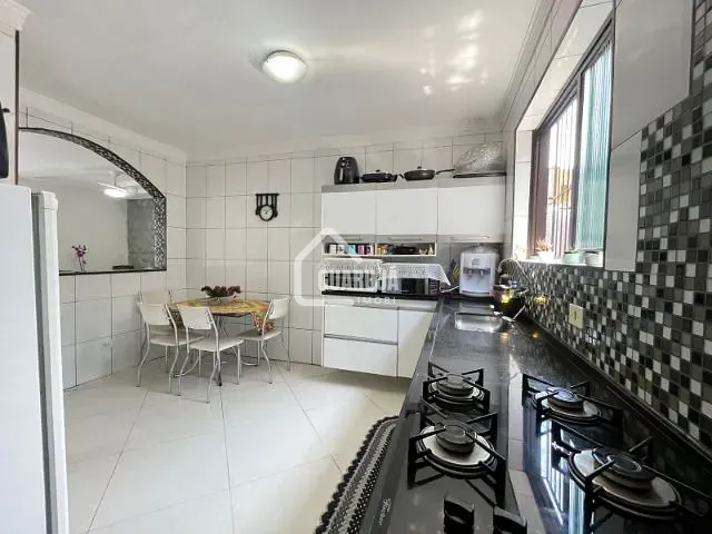 Casa com 300m² 3 quartos e 2 banheiros, à venda, no bairro Jardim Boa Esperança (Vicente de Carvalho) em Guarujá