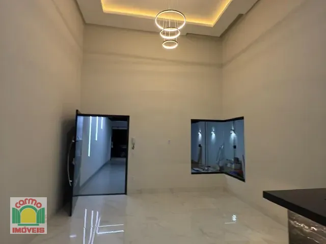 Casa 3 quartos e 2 banheiros, à venda, no bairro Jardim Itália em Anápolis