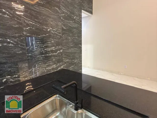Casa 3 quartos e 2 banheiros, à venda, no bairro Jardim Itália em Anápolis