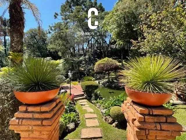 Casa com 5124m² 5 quartos e 5 banheiros, à venda, no bairro Condomínio Jardim Véu da Noiva em Campos do Jordão